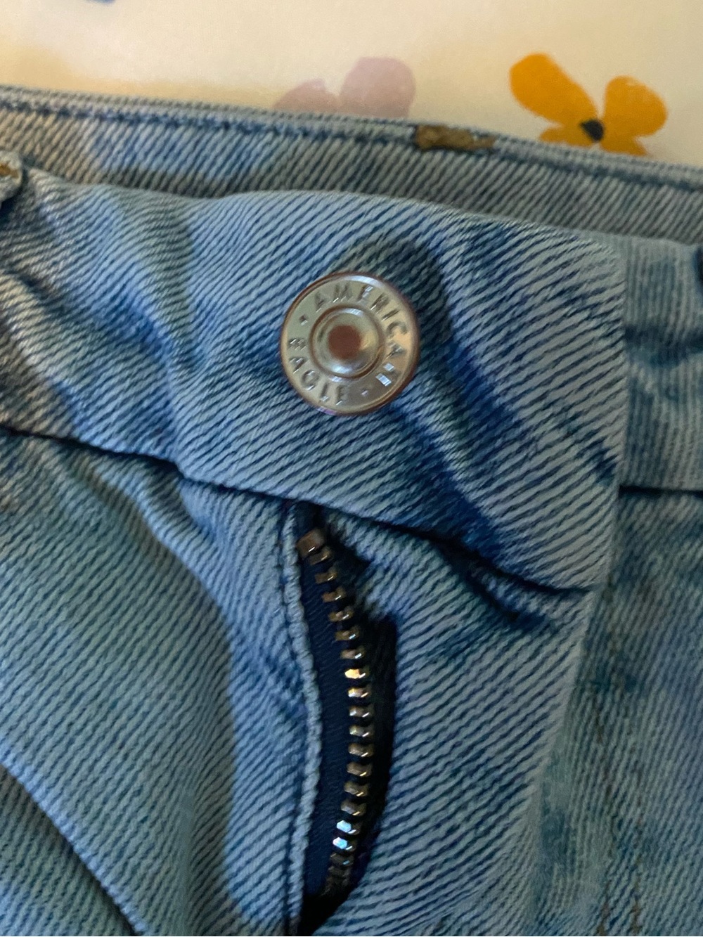 American Eagle light wash stretch curvy mom jeans - Picture 10 of 16